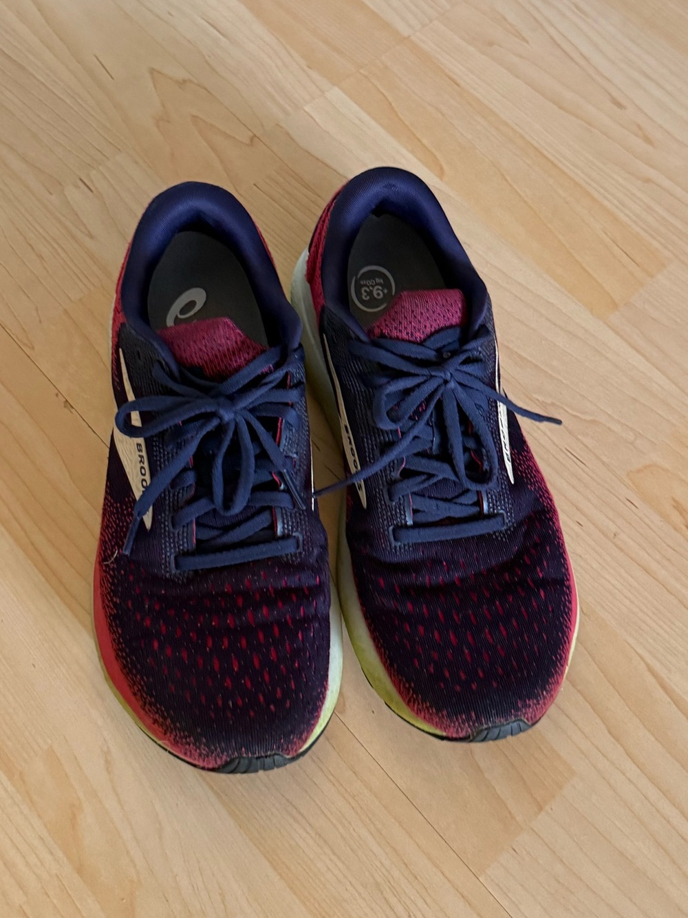 Brooks Women's Running Shoes - Navy and Burgundy